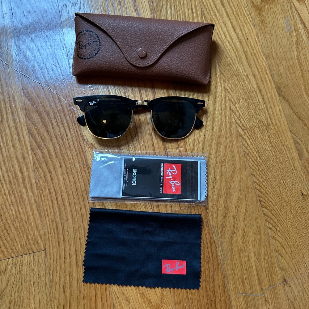 Ray-Ban Black Sunglasses with Brown Leather Case